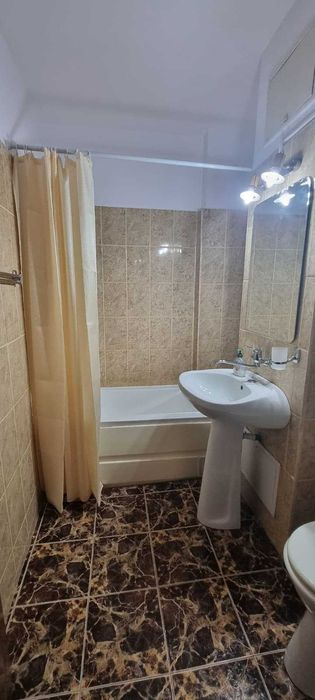 Închiriez apartament 2 camere ultracentral