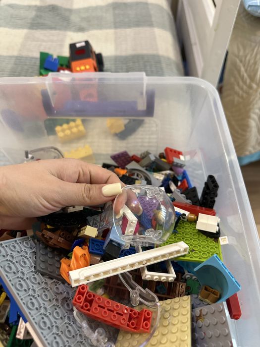 Лего - детали!  Много разных деталей!