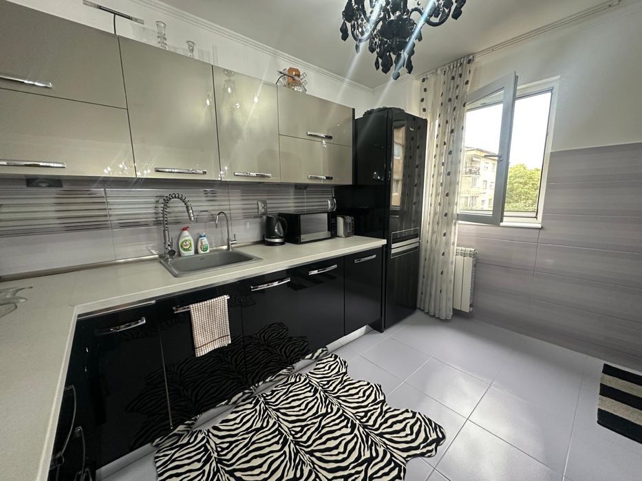 Inchiriez apartament 3 camere