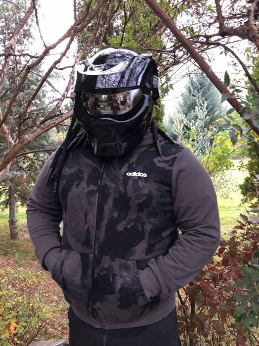 Каска тип прешалеца с плитки