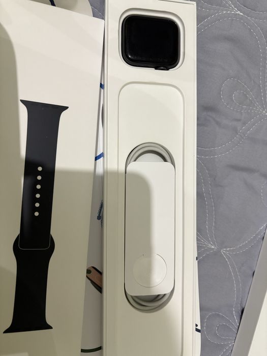 Продам Apple watch SE 44 mm