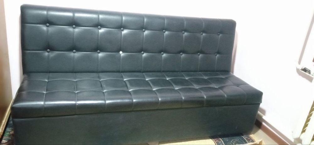 2ta Kojanniy divan sotiladi