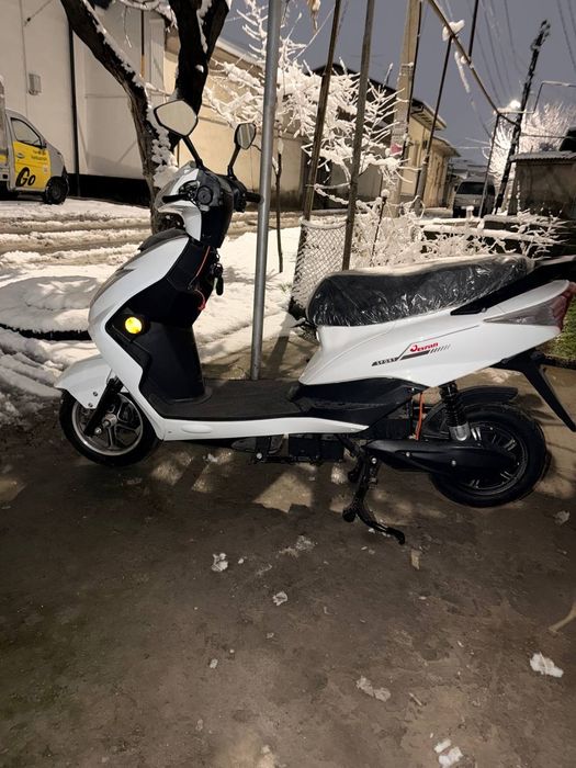 Елетроскутер/ Elektr skuter/ skuter/ Скутер/ Мотоскутер