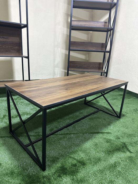 Журналний столик в стиле лофт