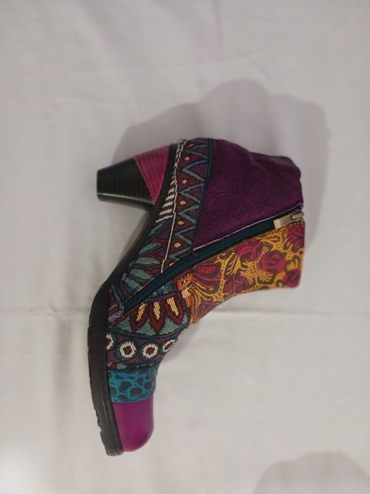 Артистични боти, много ефектни