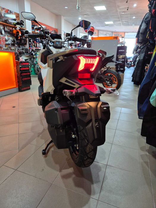 Oferta SYM ADX 125 ABS 2026 nou + Curs atestare B/125 Cadou !!!