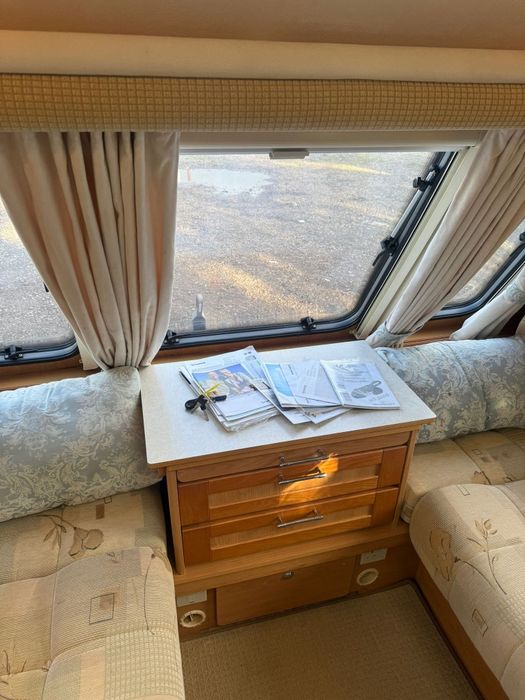 ‼️De vânzare‼️ rulota Compass Corona, pat matrimonial francez, an fabricație 2007