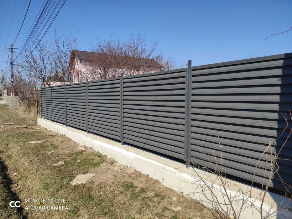 Construim garduri si porti din sipca metalica, panouri stil jaluzele,