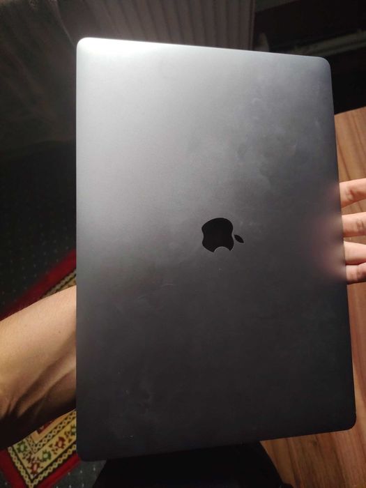 MacBook Pro 16-inch (2019 yil).