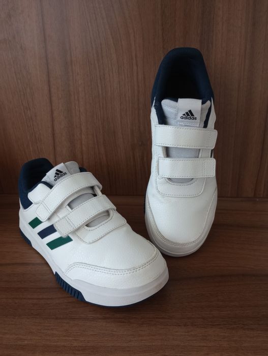 Adidasi marimea 38