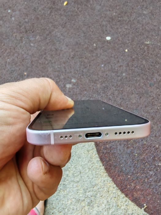 iPhone 15 simplu