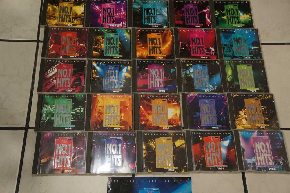 The No.1 Hits 1960-1989 (30 CDs) включително книжка