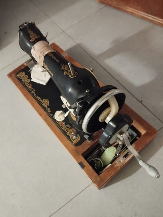 Ручная  швейная машинка