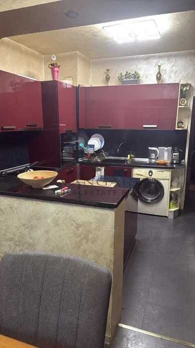 Продава се Тристаен апартамент в Пловдив, Изгрев - 80 кв.м за 1625 €/кв.м - Снимка #3