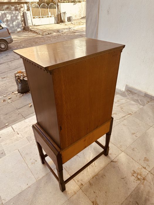 Дъбов шкаф/витрина с оловно стъкло от 70-те