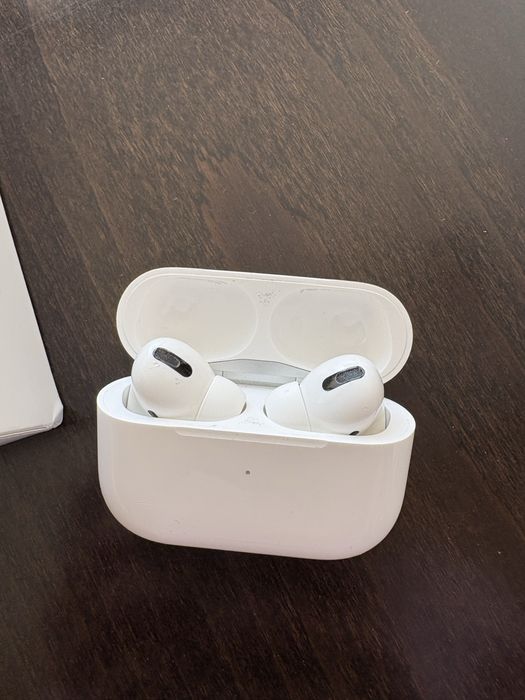 Airpods pro белые, идеальное состояние