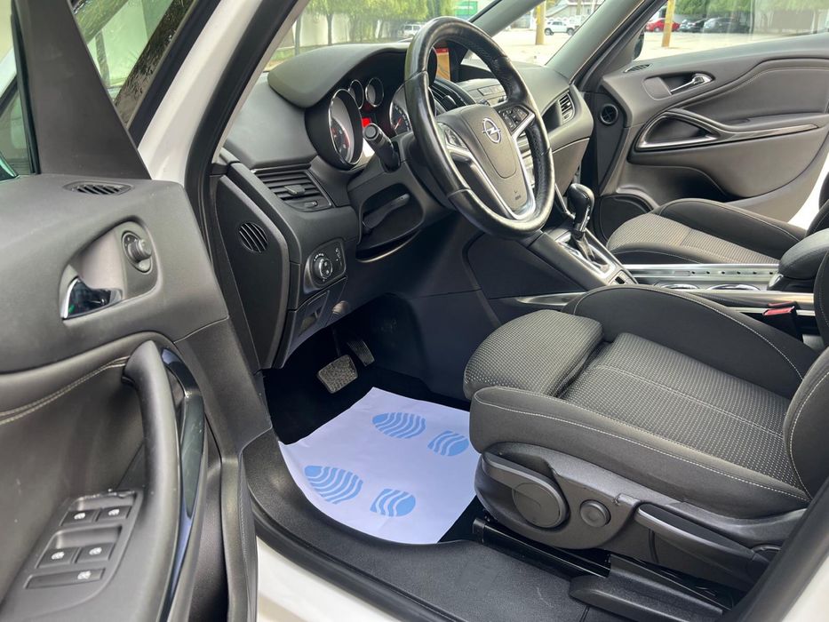 Opel Zafira Tourer /// 2.0 CDTI/// Automat///Full-options