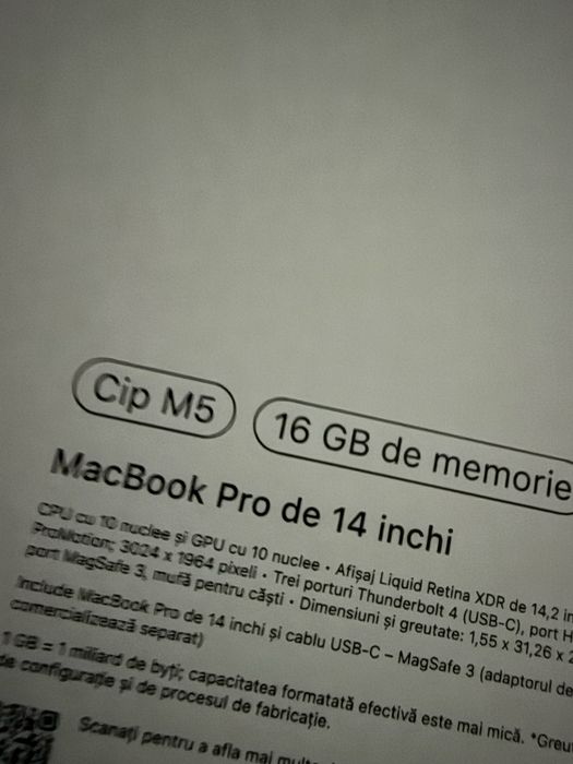  MacBook Pro 14 inch M5**16 GB**512 SSD**Nou