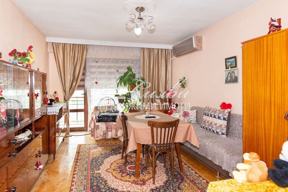 Продава се Тристаен апартамент в Шумен, Тракия - 77 кв.м за 1355 €/кв.м - Снимка #3