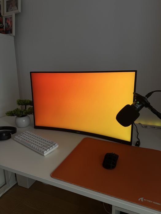 Monitor AOC curbat 165hz