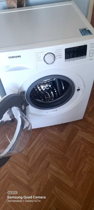 Продавам пералня Самсунг 8кг във перфектно състояние