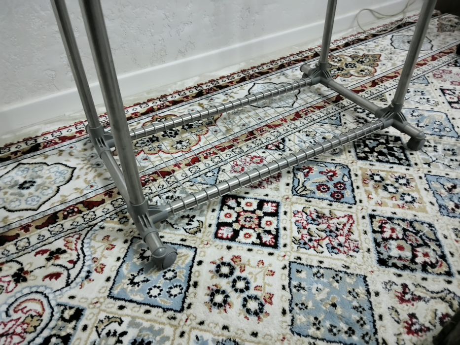 Напольная вешалка для одежды