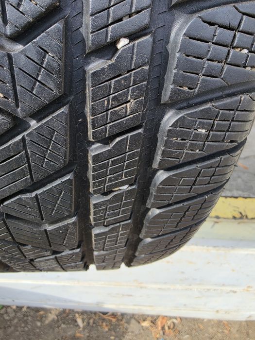 2 бр. зимни гуми 275/40/22 Pirelli 5,5 mm DOT 4316