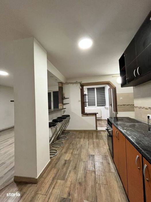 Apartament cu 4 camere, etaj 4, 90 mp, Zona Center Nemes