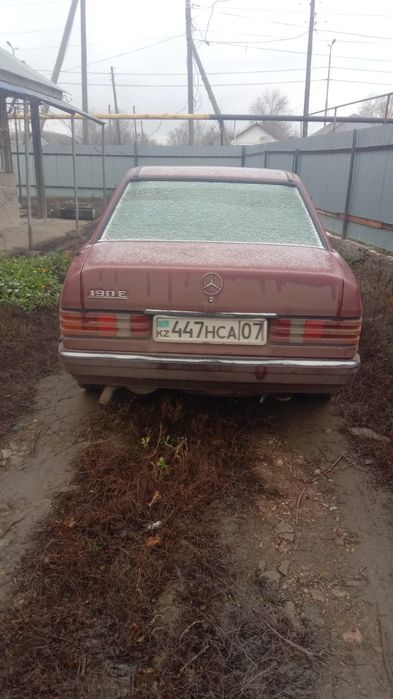 Мерседес 190 Е 1990
