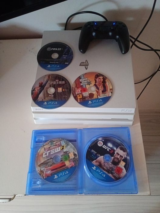 PlayStation 4 pro+volan