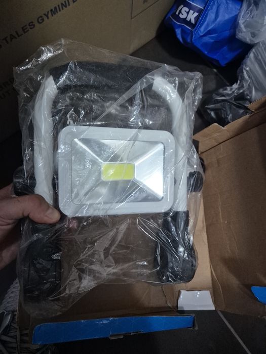 Lampa led cu suport, incarcare priza auto