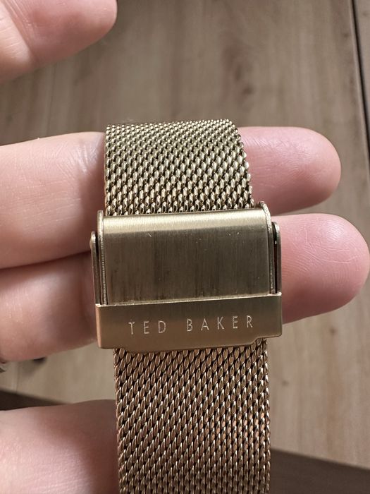 Златист часовник Ted Baker 41mm