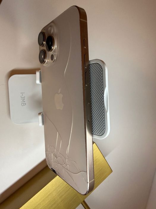 Iphone 16 pro max / 256 GB / 90% / Cutie + Incarcator