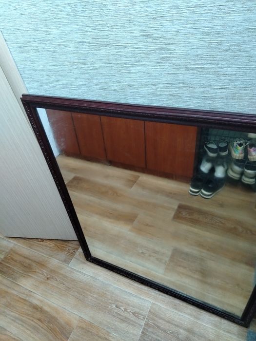 Продам зеркало в багете 90×105