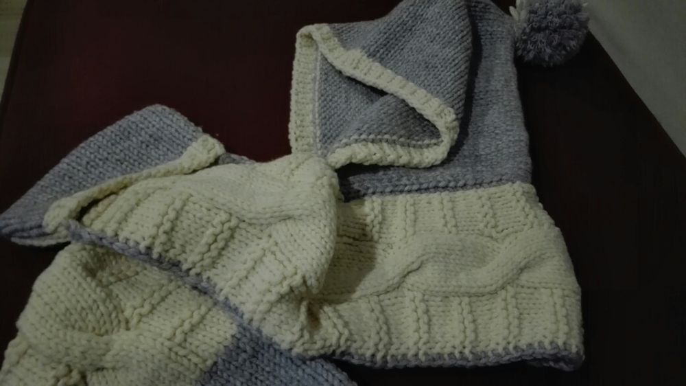 Дамски шал с качулка