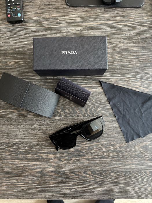 Оригинални дамски слънчеви очила Прада