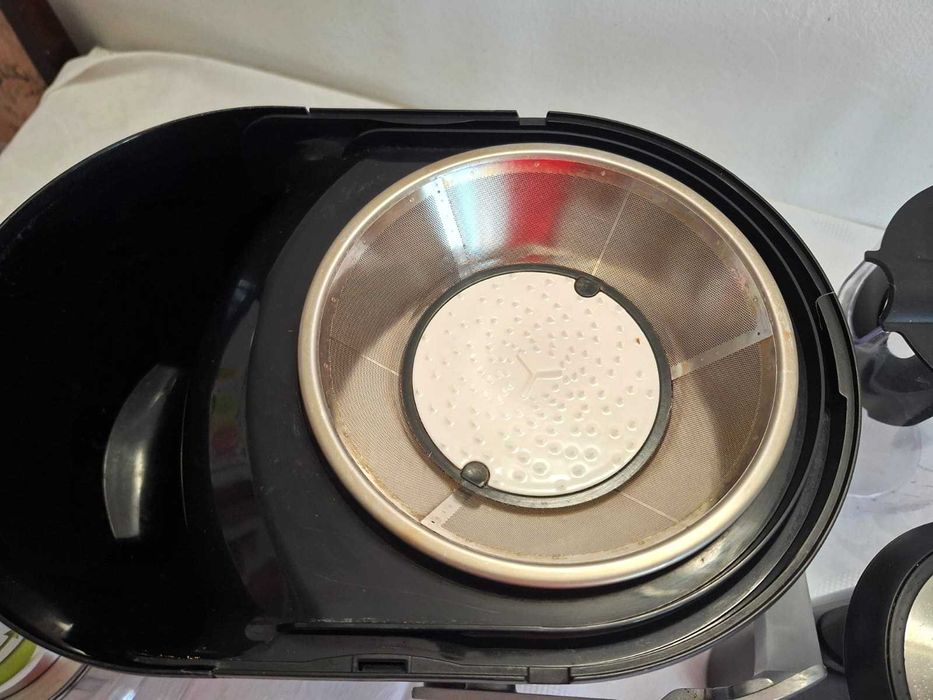 Storcator de fructe si legume Bosch VitaJuice