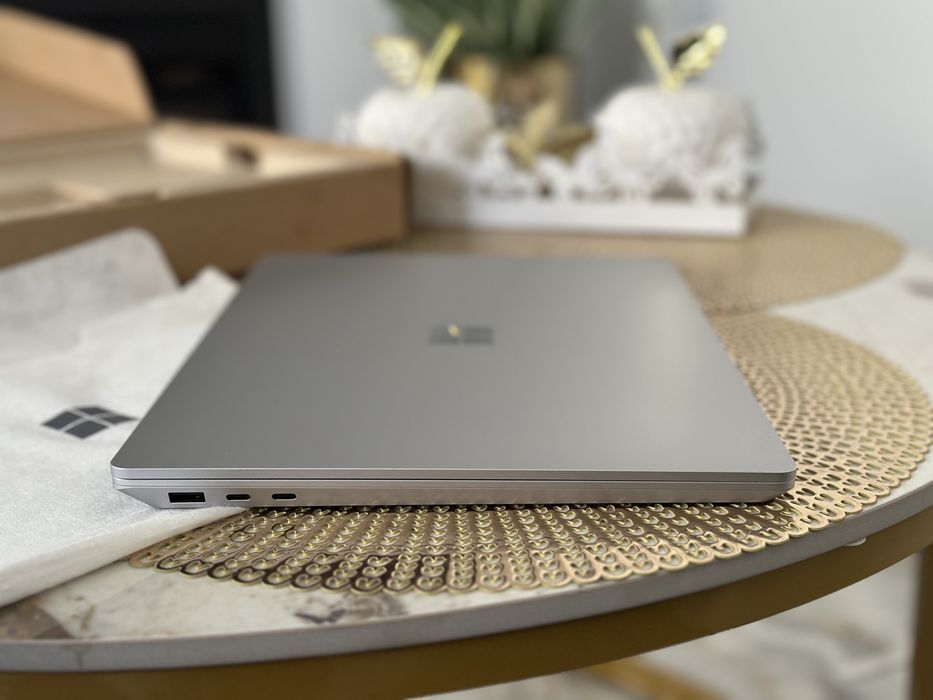 Microsoft Surface Laptop 6 for Business 15”, Ultra 7 / 32gb ram / 1Tb.