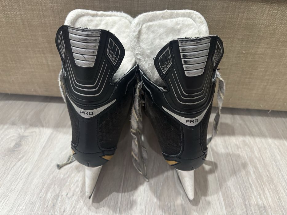 Продам коньки р 35