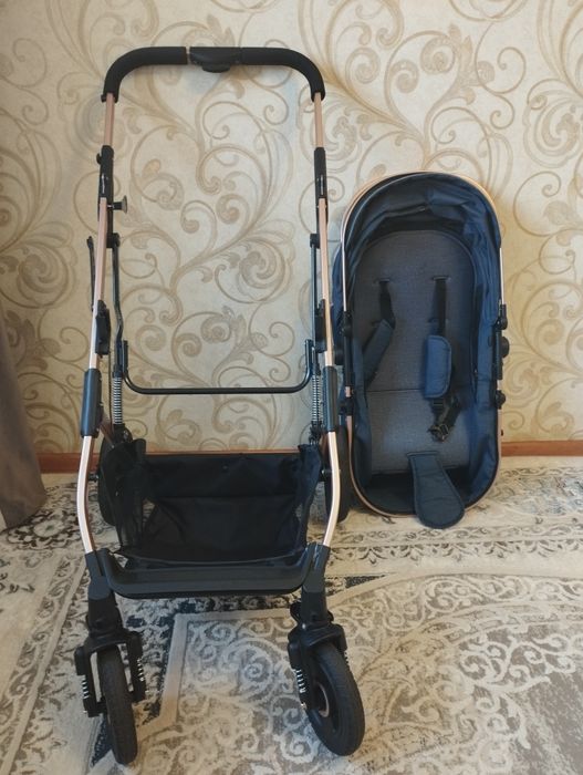 Коляска в очень хорошем состояний