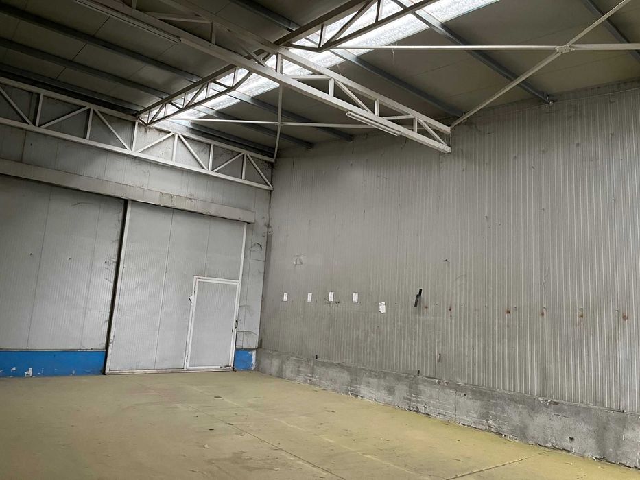 Inchiriez hala structura metalica in spate la vechiul MALL