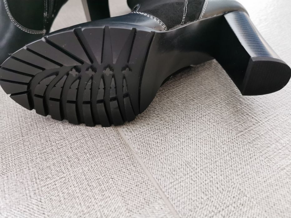 Елегантни чисто нови боти