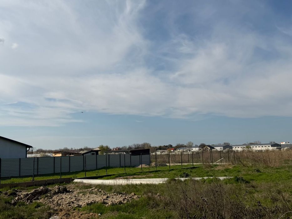 Vand loturi teren pt casa in varsatura