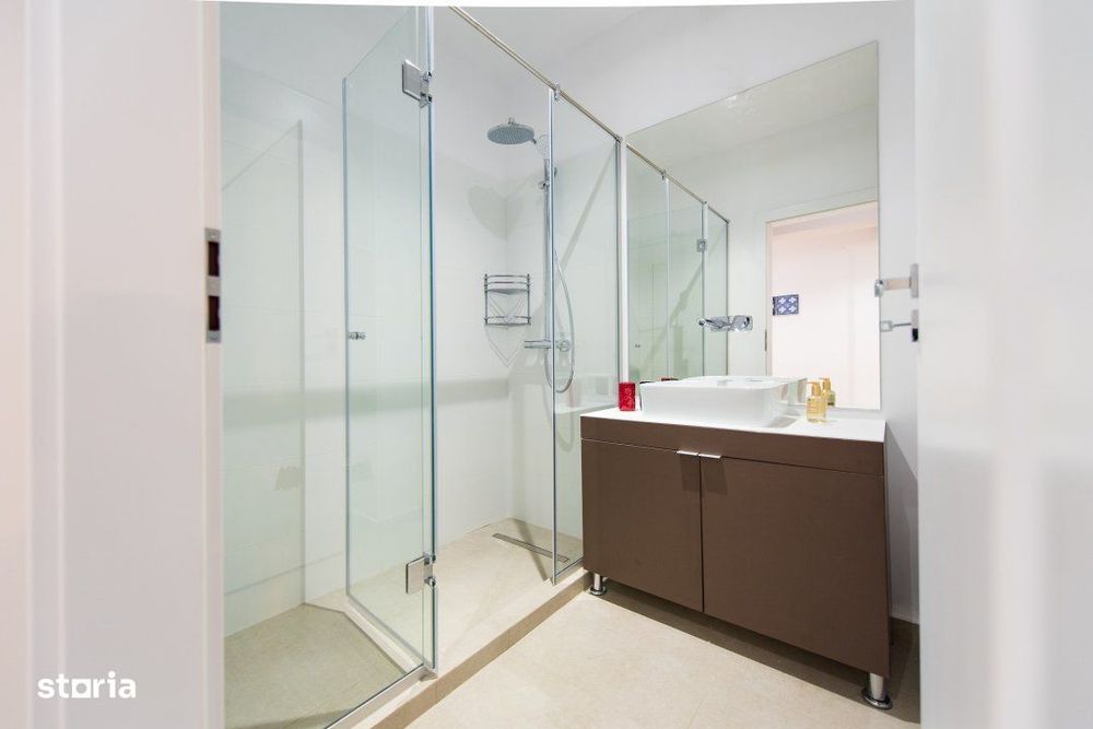 Pipera: Apartament cu 2 camere deosebit, cu vedere catre lac!