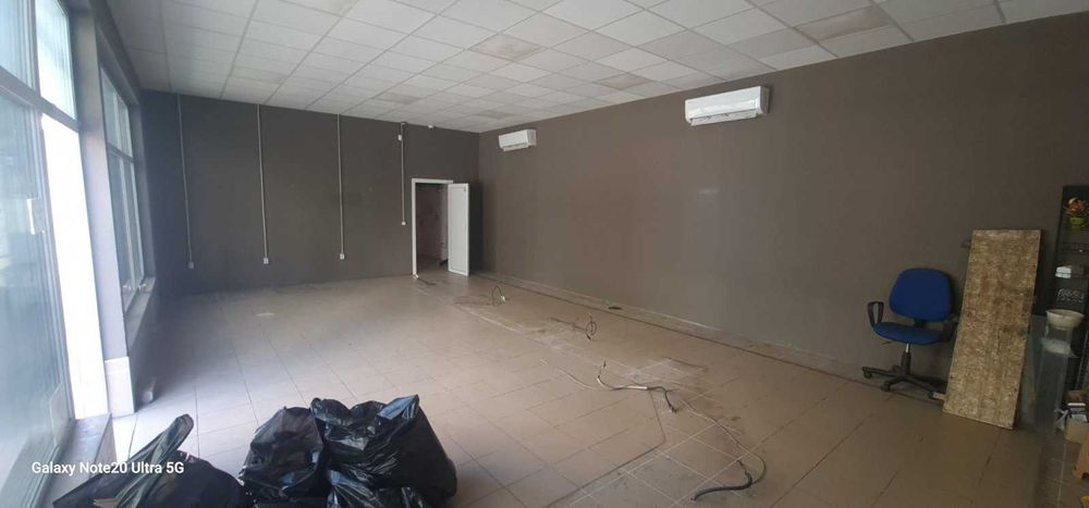 Търговски обект 120 кв.м на главен булевард в ж.к. Младост II