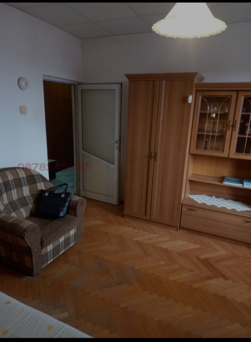 Гарсониера в град Свищов  под наем