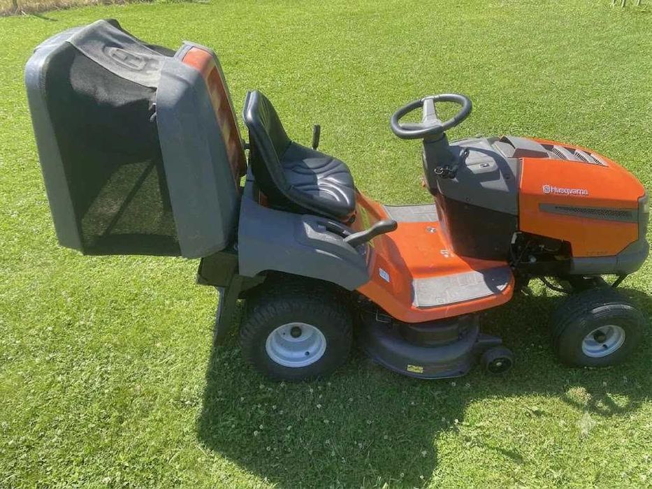 Тракторна косачка Husqvarna CT153 готова за сезона