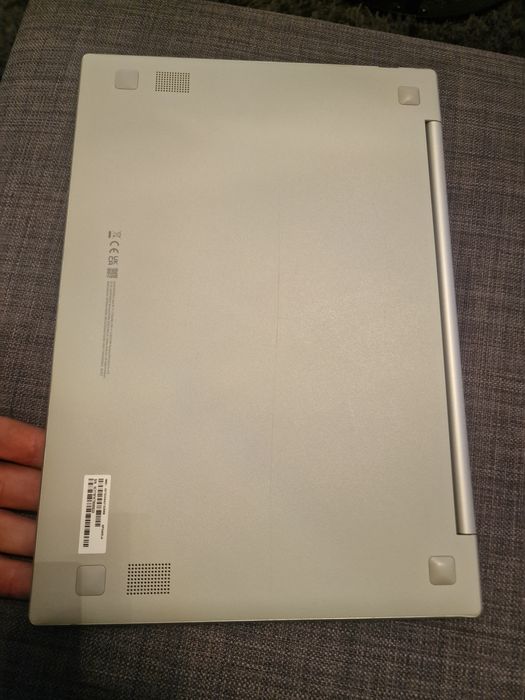 Laptop samsung book go