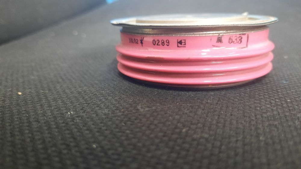 Продам тиристор 2-штук