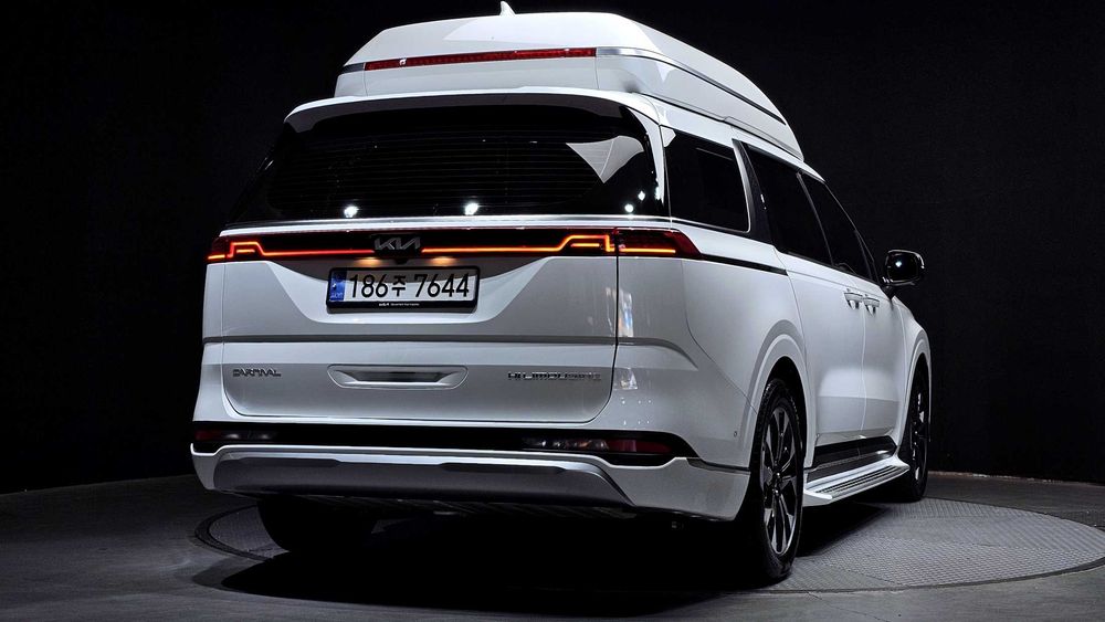 Kia Carnival Gasoline 7-Seater Hi-Limousine Signature